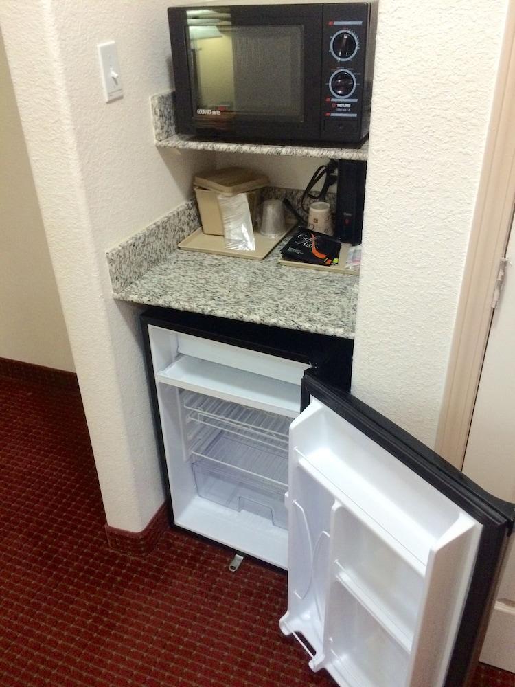 Comfort Inn & Suites Chesapeake - Portsmouth Extérieur photo