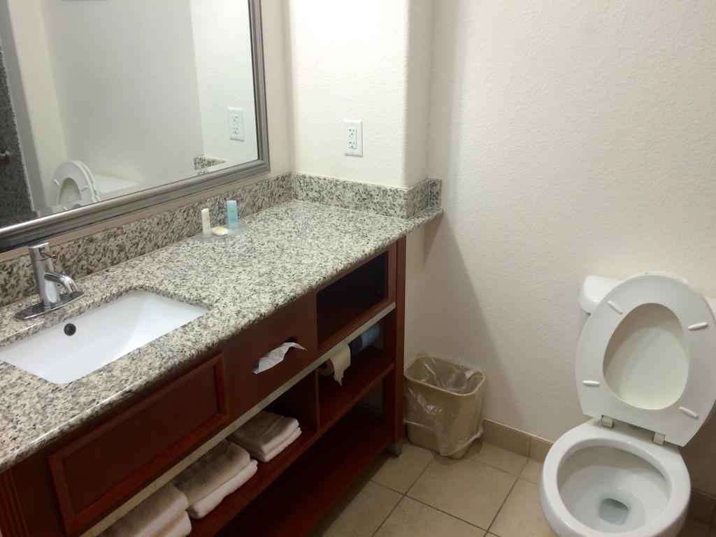 Comfort Inn & Suites Chesapeake - Portsmouth Extérieur photo